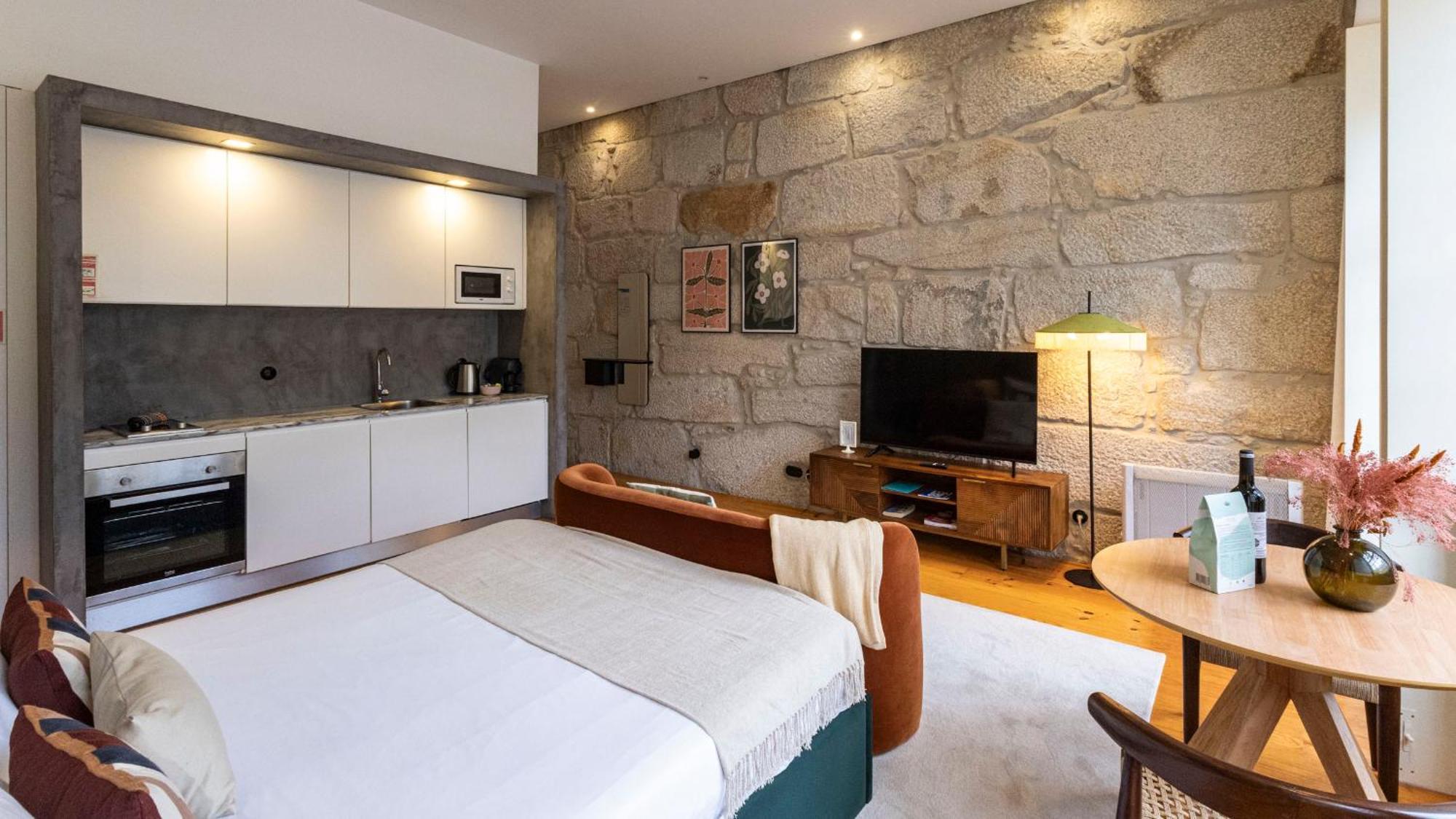 Lovelystay - Allderman Apartment - Almada 3º F ポルト エクステリア 写真