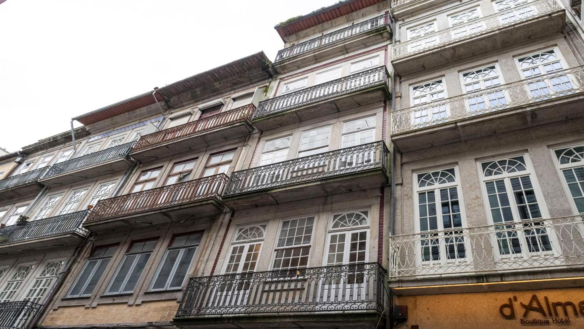 Lovelystay - Allderman Apartment - Almada 3º F ポルト エクステリア 写真